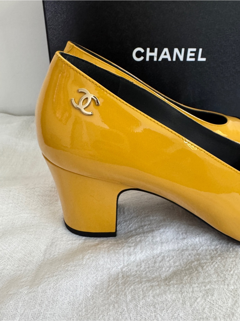 CHANEL Yellow Patent Leather Pumps with Black Cap Toe - Picture 2 of 6